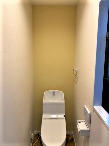 トイレの壁紙を模様替え　マリメッコ　アクセントクロス