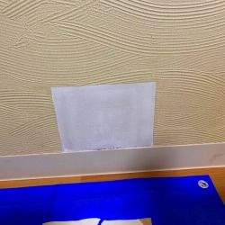 カベ穴補修 作業中 カベ穴補修 作業中