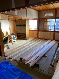 施工中 木下地 断熱材引き込み 施工中 木下地 断熱材引き込み
