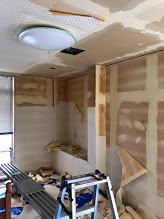 クロス張替え 天井 壁面 前のクロスをめくる パテ処理 クロス張替え 天井 壁面 前のクロスをめくる パテ処理