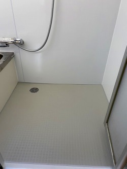 施工後　お風呂　バスナフローレ　浴室用床ビニル床シート