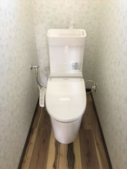 トイレの床　クロス　完成