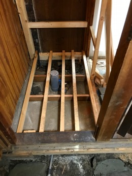 トイレ 角材で補強 作業工程 トイレ 角材で補強 作業工程