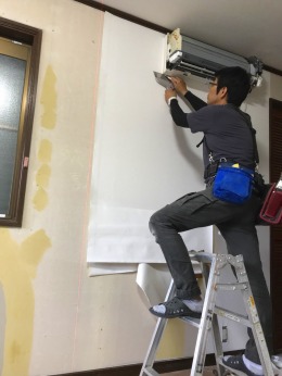 レーザー光に添って新しいクロスを張っていく レーザー光に添って新しいクロスを張っていく