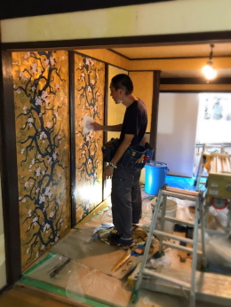 民泊リノベーション　before 殺風景な部屋