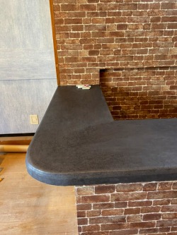 京 町屋 カウンター カーブ部分 ダイノックシート 京 町屋 カウンター カーブ部分 ダイノックシート