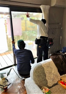 防犯フィルム 貼り付け 防犯フィルム 貼り付け