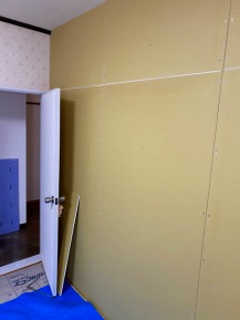 間仕切りの上に石膏ボード 間仕切りの上に石膏ボード