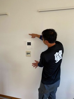 カベ穴補修 完成 出来上がり 綺麗に修復 カベ穴補修 完成 出来上がり 綺麗に修復