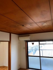 天井 施工前 シミ 黒ずみ カビ 木造住宅 天井 施工前 シミ 黒ずみ カビ 木造住宅