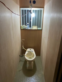 トイレ完成直前 トイレ完成直前